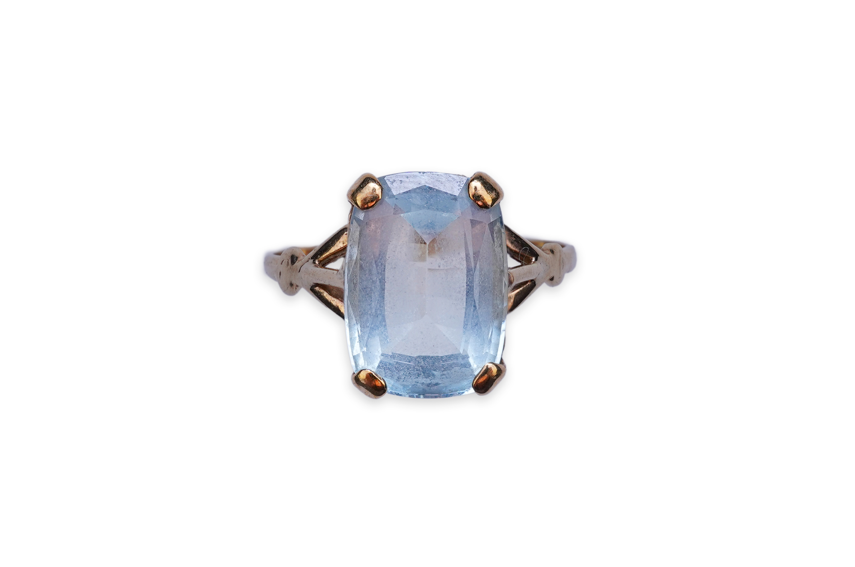 An aquamarine ring